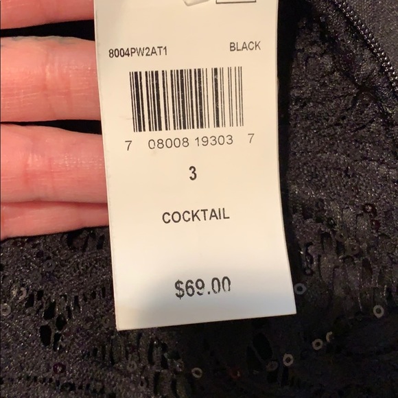 Dress - Picture 5 of 7